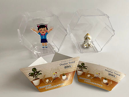 100均でアニメグッズをディスプレイ！眺めて浸る、見せる収納