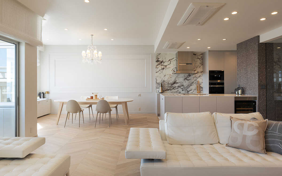 ホテルライクなリビングを自宅で叶える方法～狭いリビングでもホテルのような部屋に～a.flat 風が運ぶ、自然の贈りもの -目黒通り・新宿・大阪梅田 グランフロント北館