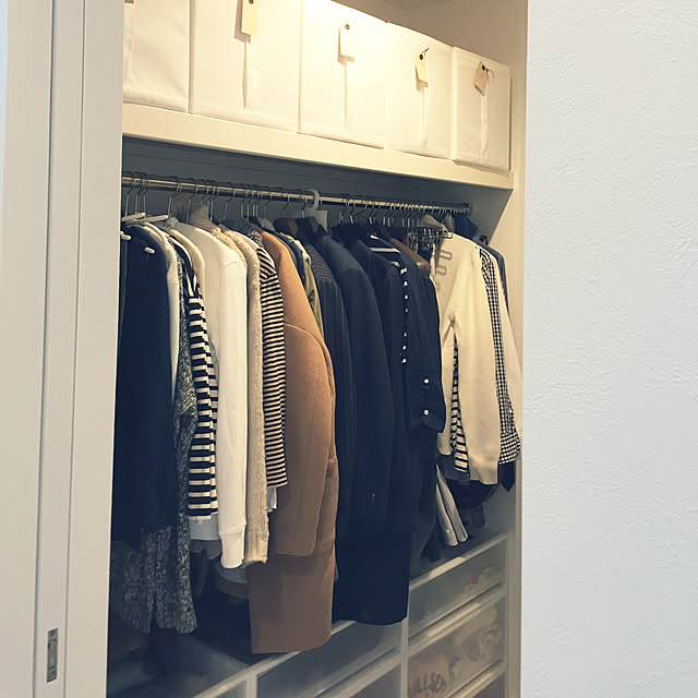 枕棚1枚だけじゃ足りないと思います。クローゼットの収納力収納がたくさんある部屋を作る！賃貸大家のDIY収納術