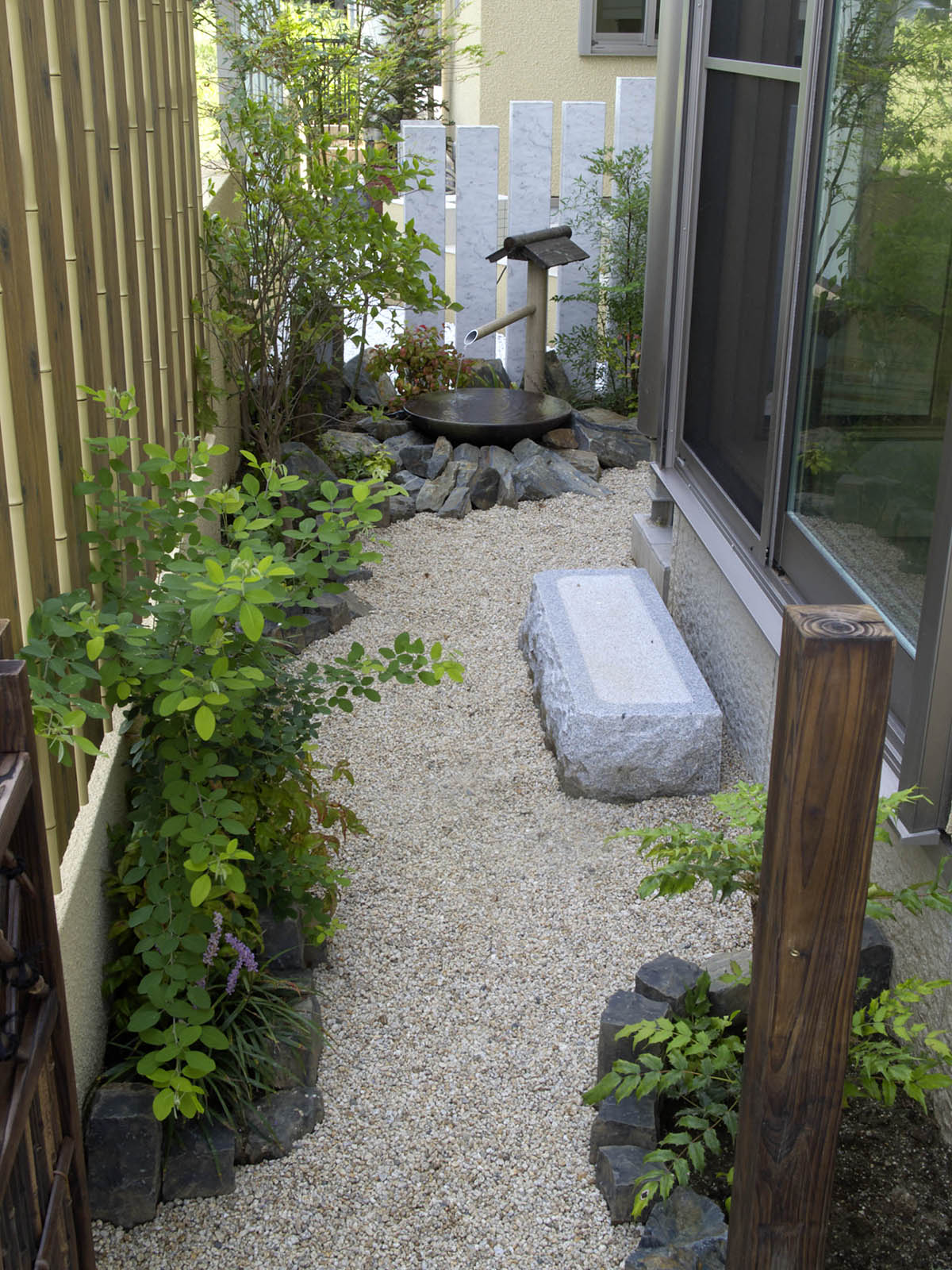 プロが解説 狭い庭でもおしゃれにする方法！たっぷりエクステリア実例を使って解説Hello Interior NOTEノート