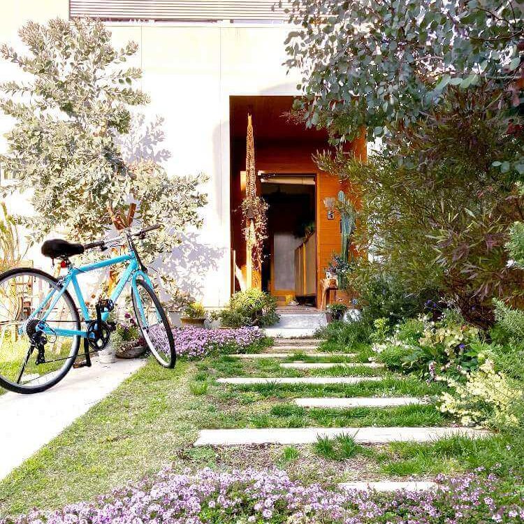 8 件の「外構」や「ガーデン デザイン」のアイデアを見つけましょう玄関 植木鉢、玄関 植木、玄関 グリーン など