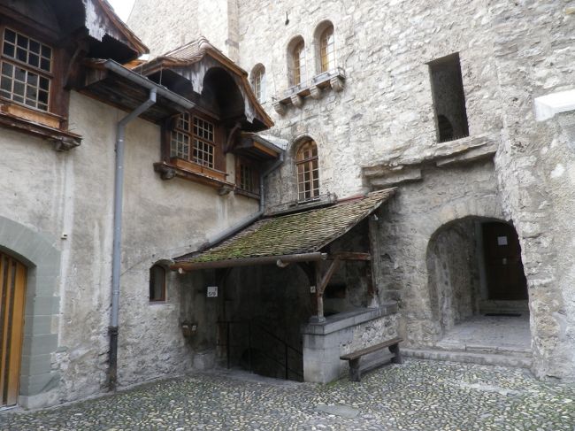 シヨン城のトイレ-2レマン湖 スイス