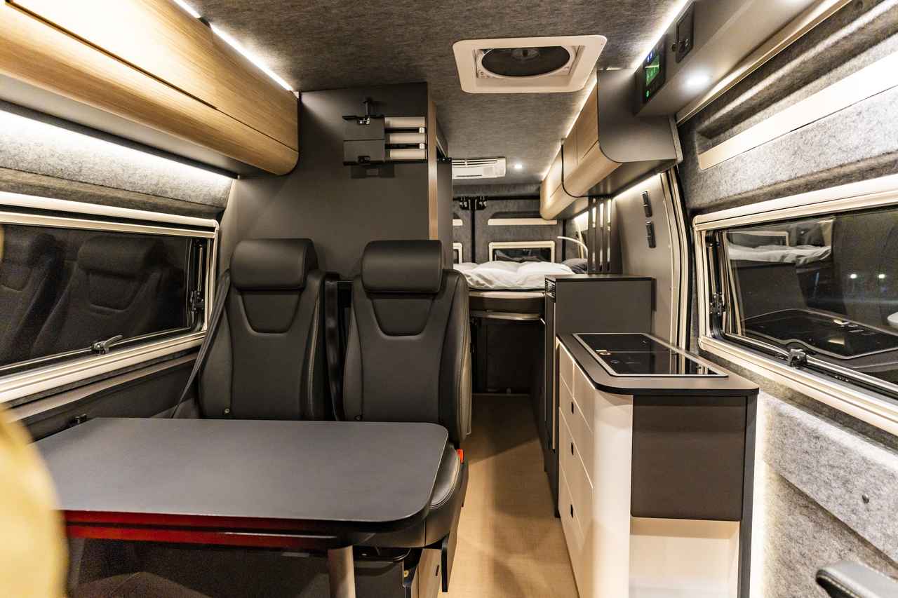 2024年新モデル取材 超シンプル室内レイアウトのクーラー付きキャンピングカー新登場DRIMOキャンピングカ