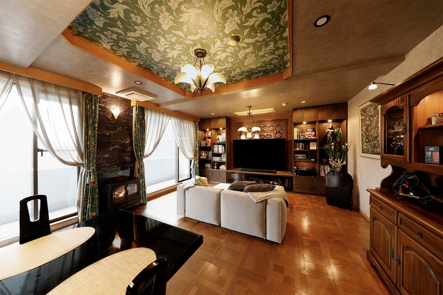 ヴィンテージ風にもレトロモダンにも自分好みの壁紙を選んでアートのように自由に楽しむToKoSie ー トコシエ