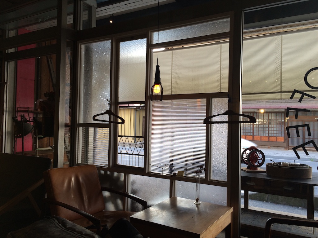 レトロカフェの内装とは？種類や内装作りのポイント、施工事例まで詳しく解説名古屋の店舗内装工事 TOMITA トミタ 株式会社全国での施工実績多数