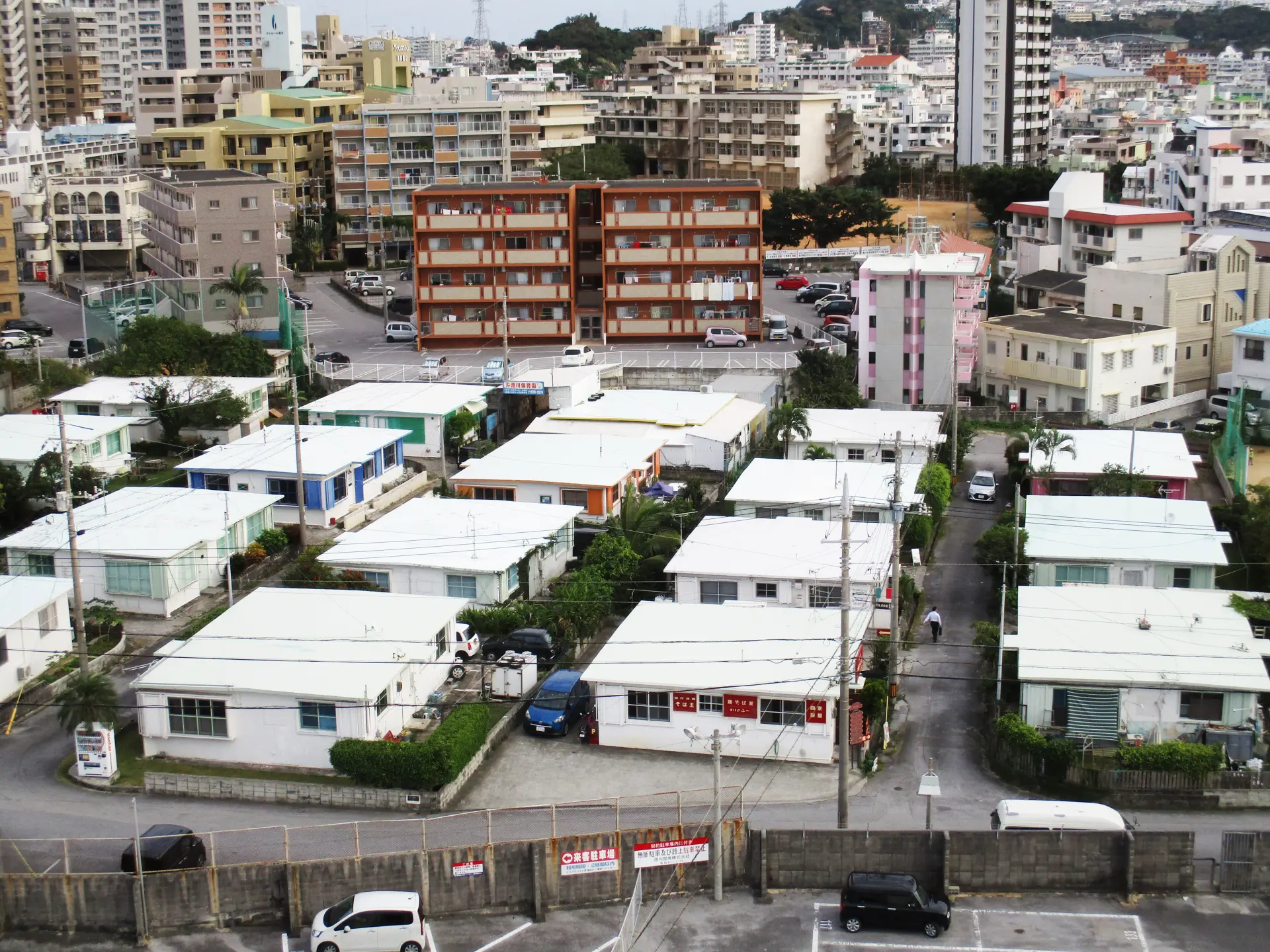 沖縄旅行で行くべきスポット5選 おしゃれカフェや雑貨屋が並ぶ「港川ステイツサイドタウン」がアツい