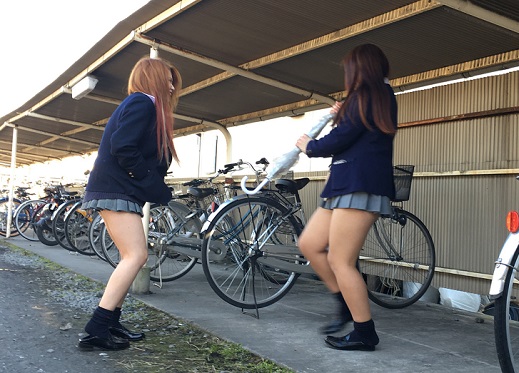 Amazon.co.jp: 【ベストヒッツ】東京都女子校内撮影 じゃれ合いおふざけエロ動画