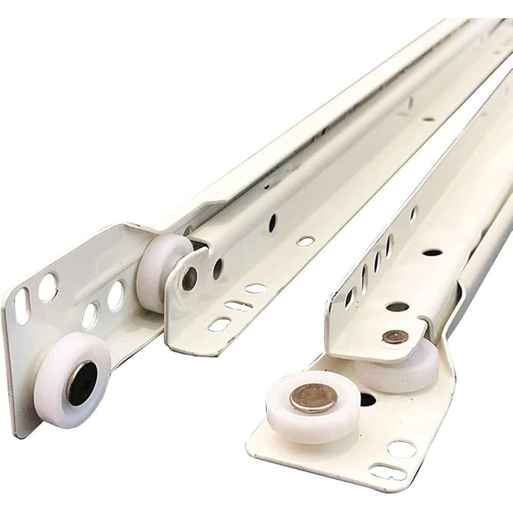 スチールラックにレール付きスライド棚の引き出しを後付けでDIY！取り付け方法もプロが解説