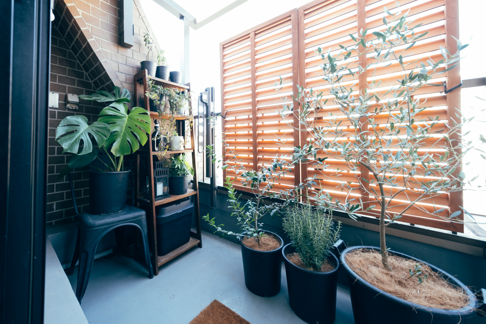 狭いベランダをなんとかおしゃれにネオスタンダード南行徳店 出張買取ネオスタスタッフ達の ブログ