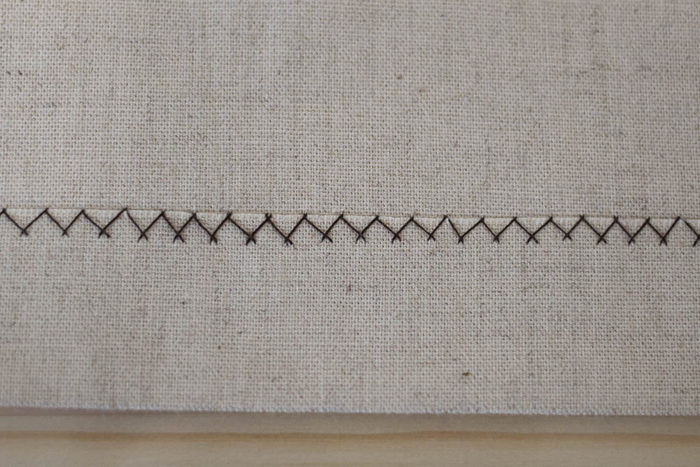 布端のほつれ止めの方法3種類：ミシン ジグザグミシン 、手縫い かがり縫い 、ロックミシンでほつれ止めcroccha