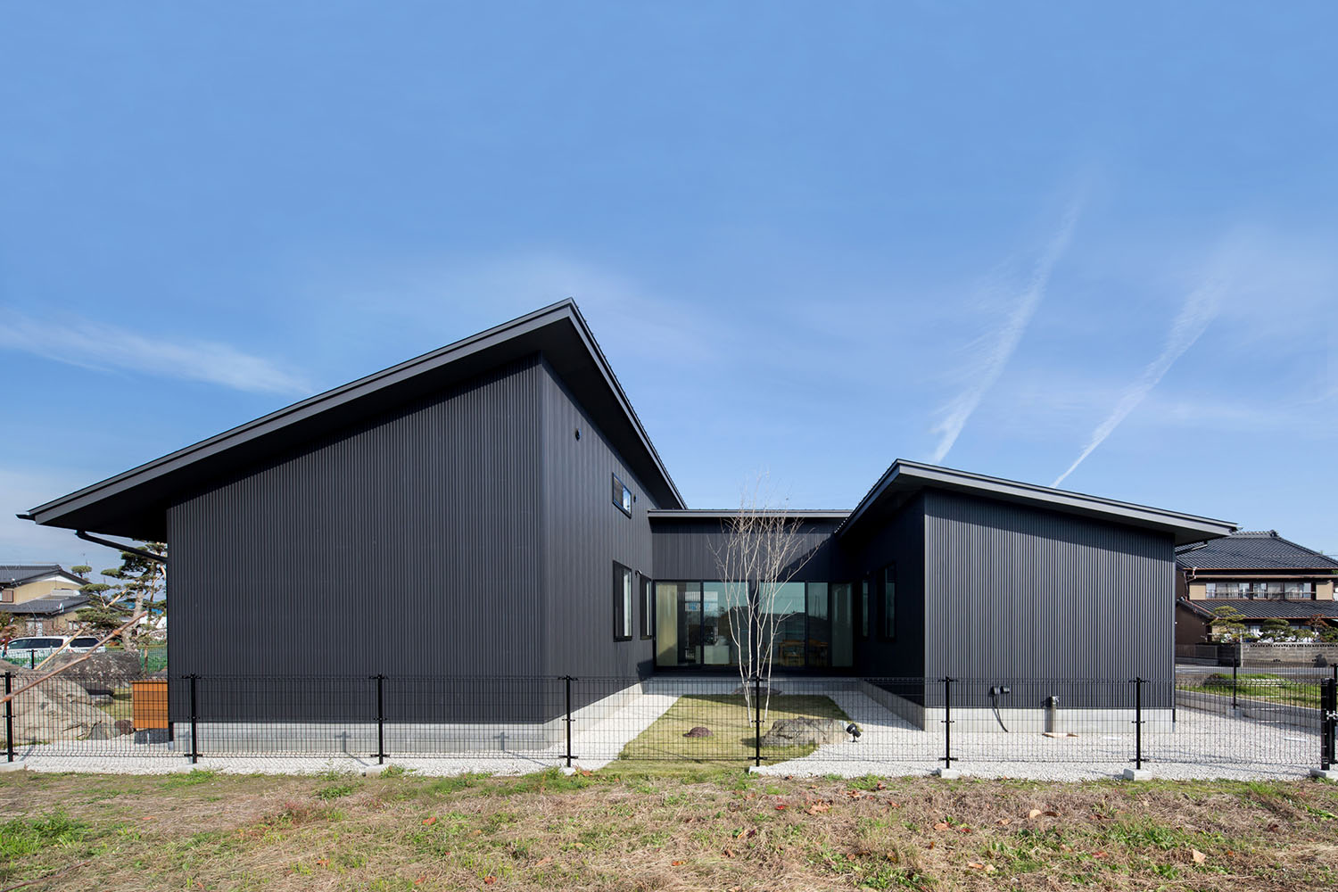 スタイリッシュな外観を演出。片流れ屋根のメリット・デメリットとは？株式会社ケー・エイチ・ケ