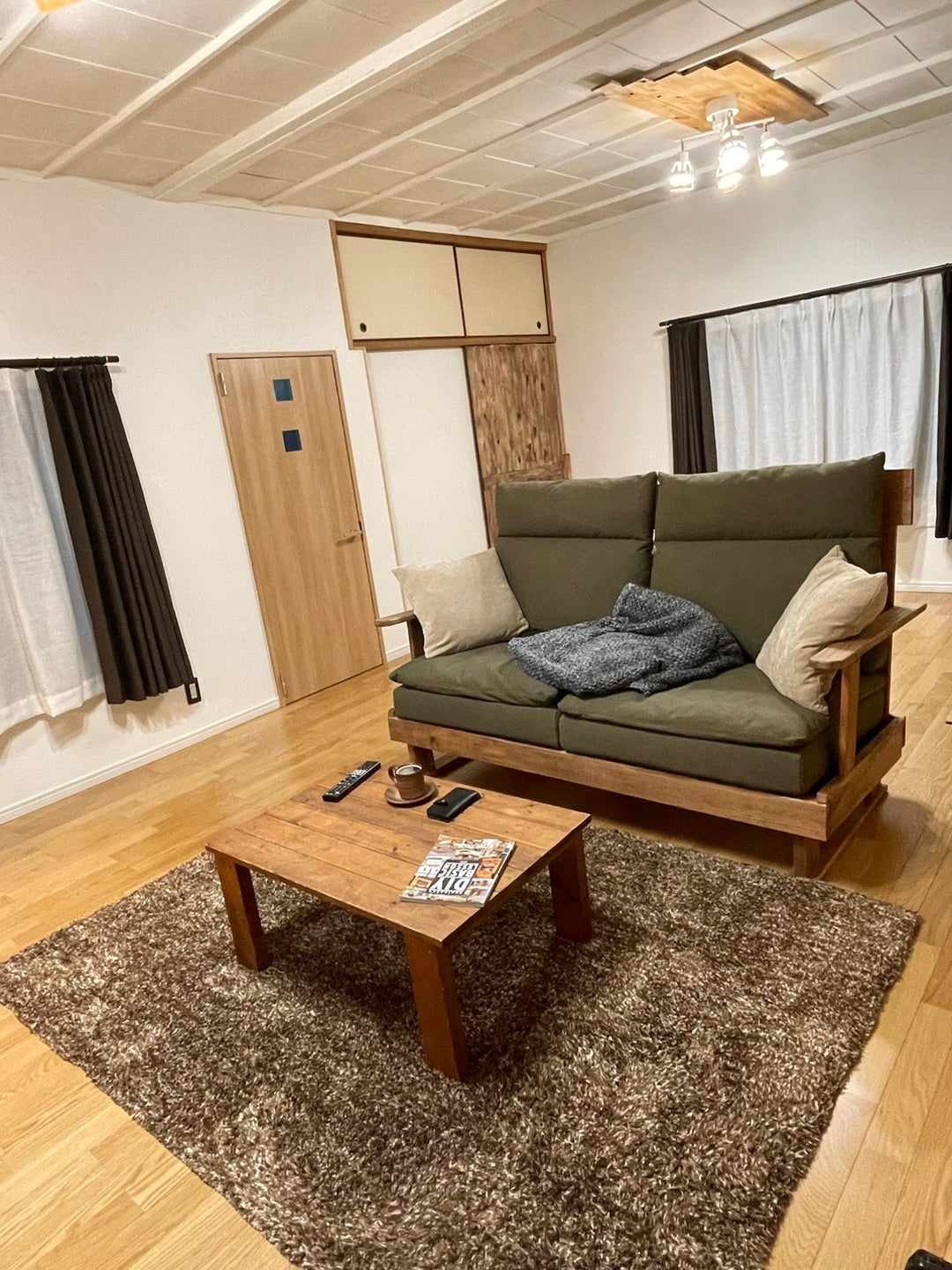 7 件の「ソファー」や「ソファ 手作り」のアイデアを見つけましょうソファ 作り方、手作りソファー、牛乳パック いす など