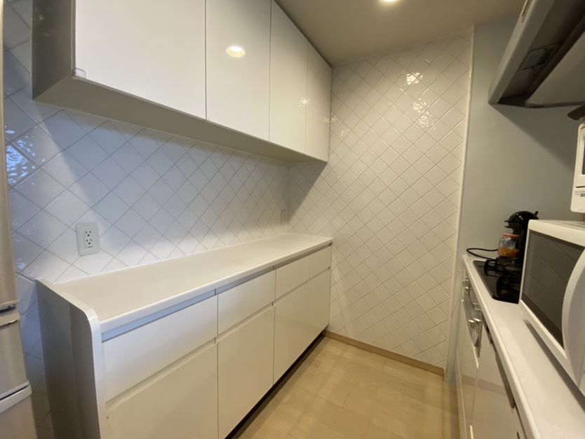 リノベ② キッチン LIXILシステムキッチン リシェルSI、背面収納、Pタイル、造作腰壁 写真集 東京都府中市で新築・リフォームを行う工務店落合建築公式HP