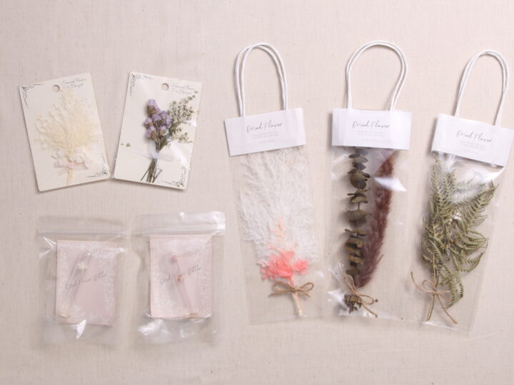 セリア商品2つ！くっつけるだけ！ドライフラワーのフォトフレームアレンジ : elie's houseDIY100均リメイカーエリィの暮らし＆レシピブログ