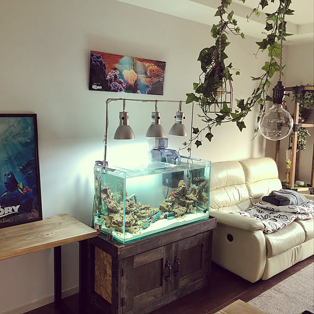 癒しの浮遊感。インテリアに水槽が溶け込んだお部屋ギャラリーROOMIE ルーミー