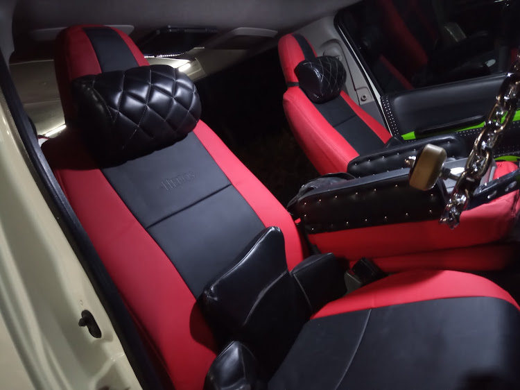 車のシートカバーを手作り : いろんなところに出没中