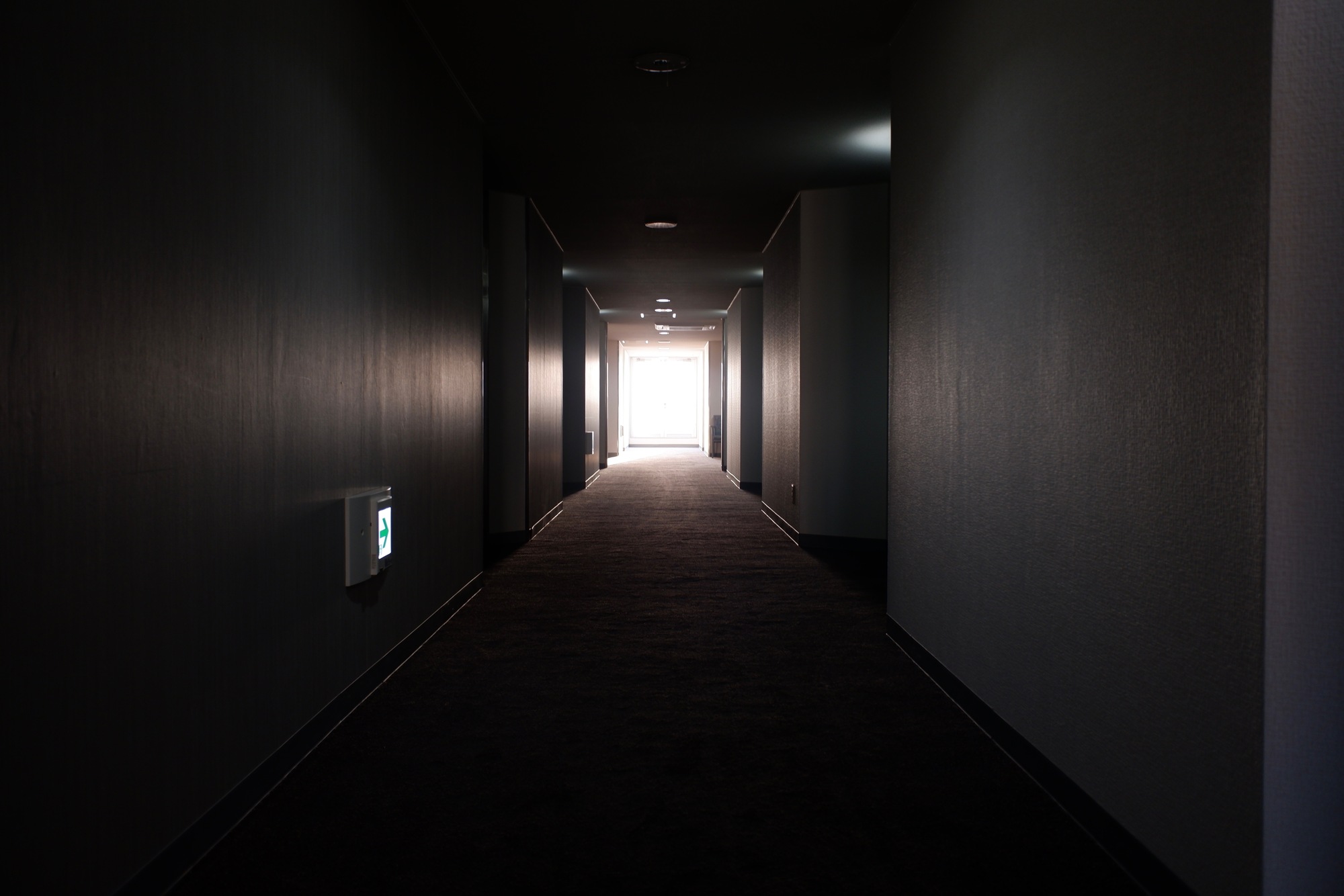 マンションの内廊下とは？メリット・デメリットと物件探しの際のポイントを解説