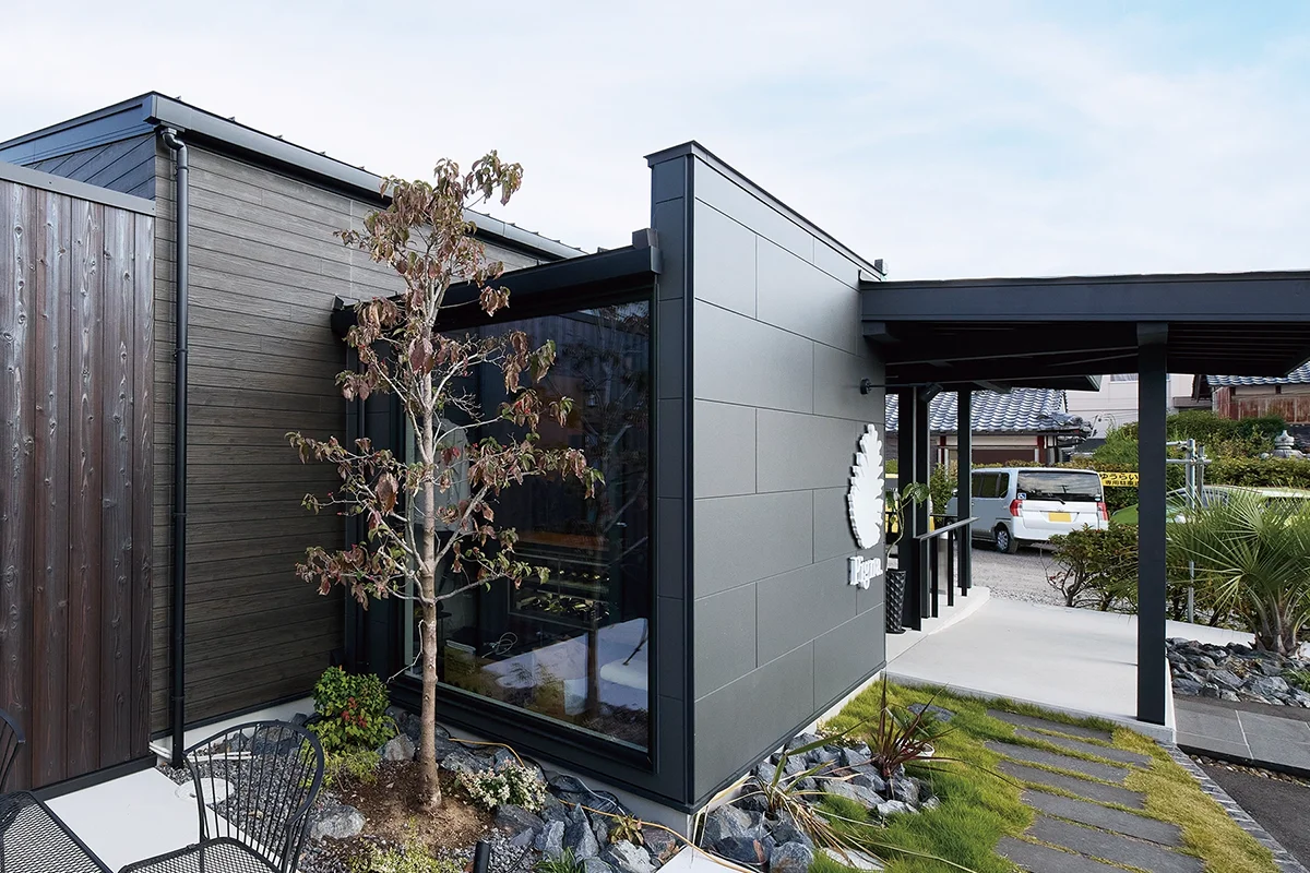 大阪・鶴橋のレンガ造りオシャレカフェでパンとコーヒーを楽しもう