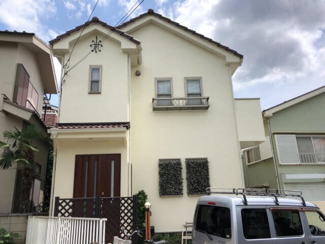 優しい風合いが魅力！クリーム色の外壁施工事例36選＆色選びのコツ