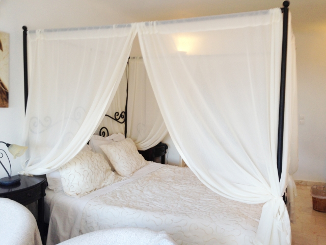 食品ストックやパントリーの収納アイデア。無印良品と100均のおすすめグッズをブログでレポート