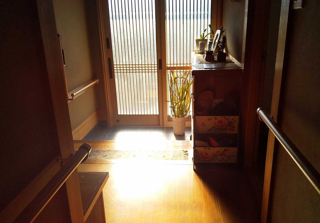 これからの老後の生活を見越して、バリアフリー仕様に。』 玄関のリフォーム事例 6391- 価格.com