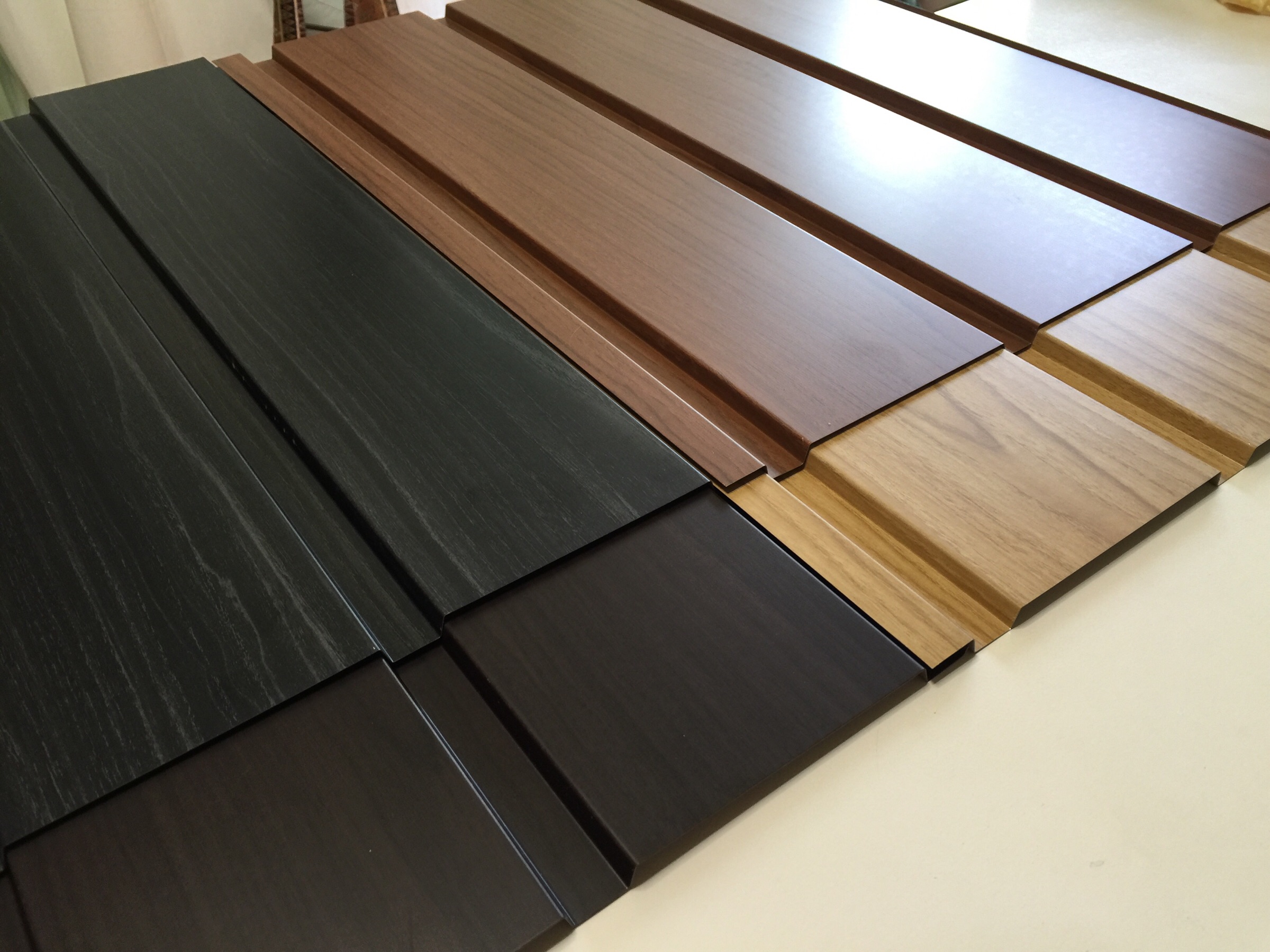 安城 洗練された黒ガルバ×木目の平屋 愛知・東海エリアの平屋・注文住宅・デザイン住宅シンプルイズ