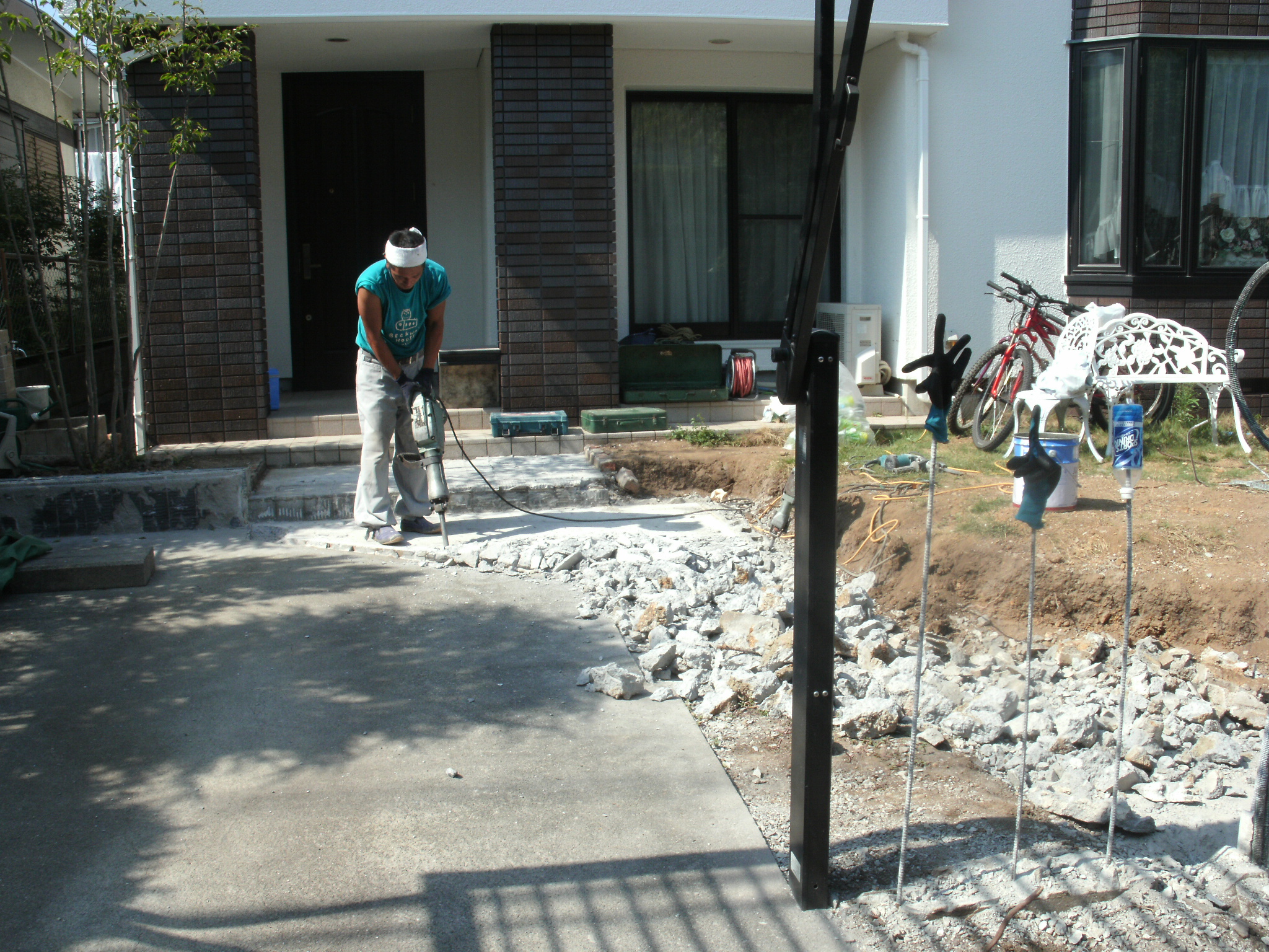 ２階に設置されたウッドデッキを拡張武蔵野市・小平市のリフォームならCLOVERHOME 株式会社クローバーホーム