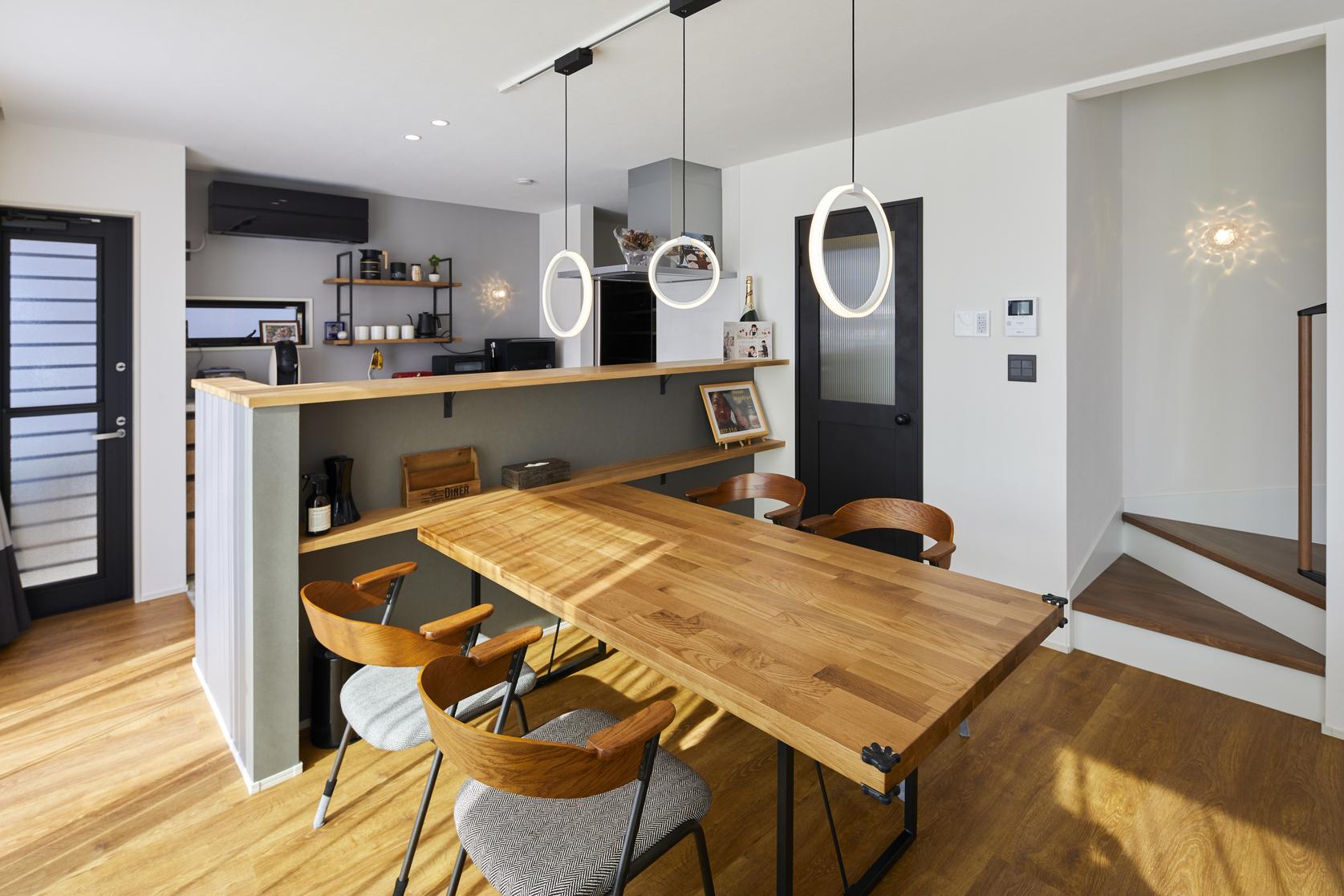 10畳リビングのレイアウト術！ 縦長のお部屋の配置のコツとは？ 家具・インテリア Re:CENO リセノ