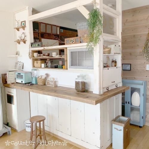 キッチン雑貨や調味料を可愛く収納 カウンター上収納 ラック 3枚扉 カウンター上収納棚 ガラス カウンター上ラック ミニ食器棚 スパイスラック 木製調味料ラック おしゃれ かわいい 完成品 小さい食器棚 卓上