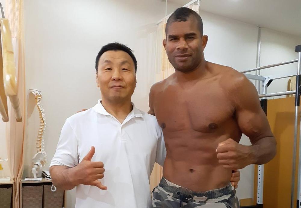 UFC】アリスターが残り4秒でKO負け。ホーゼンストライク「次はガヌーと戦いたい」、中国期待のソン・ヤドンはドロー、魅津希を破ったジャンジロバが一本勝ち  - ゴング格闘技