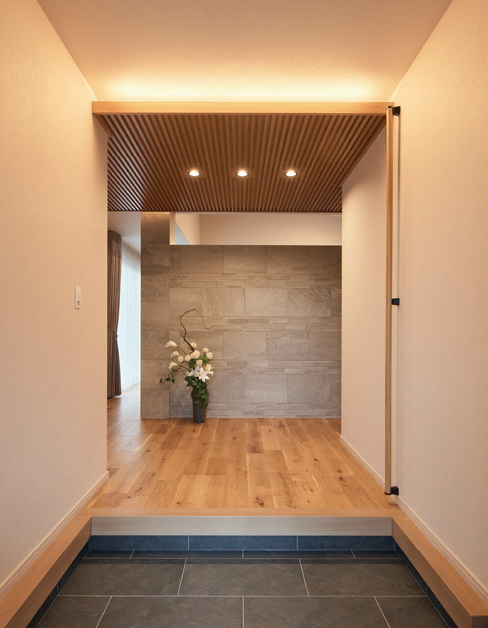 横長６帖１K！収納重視レイアウト│RoomTrip ルームトリップ