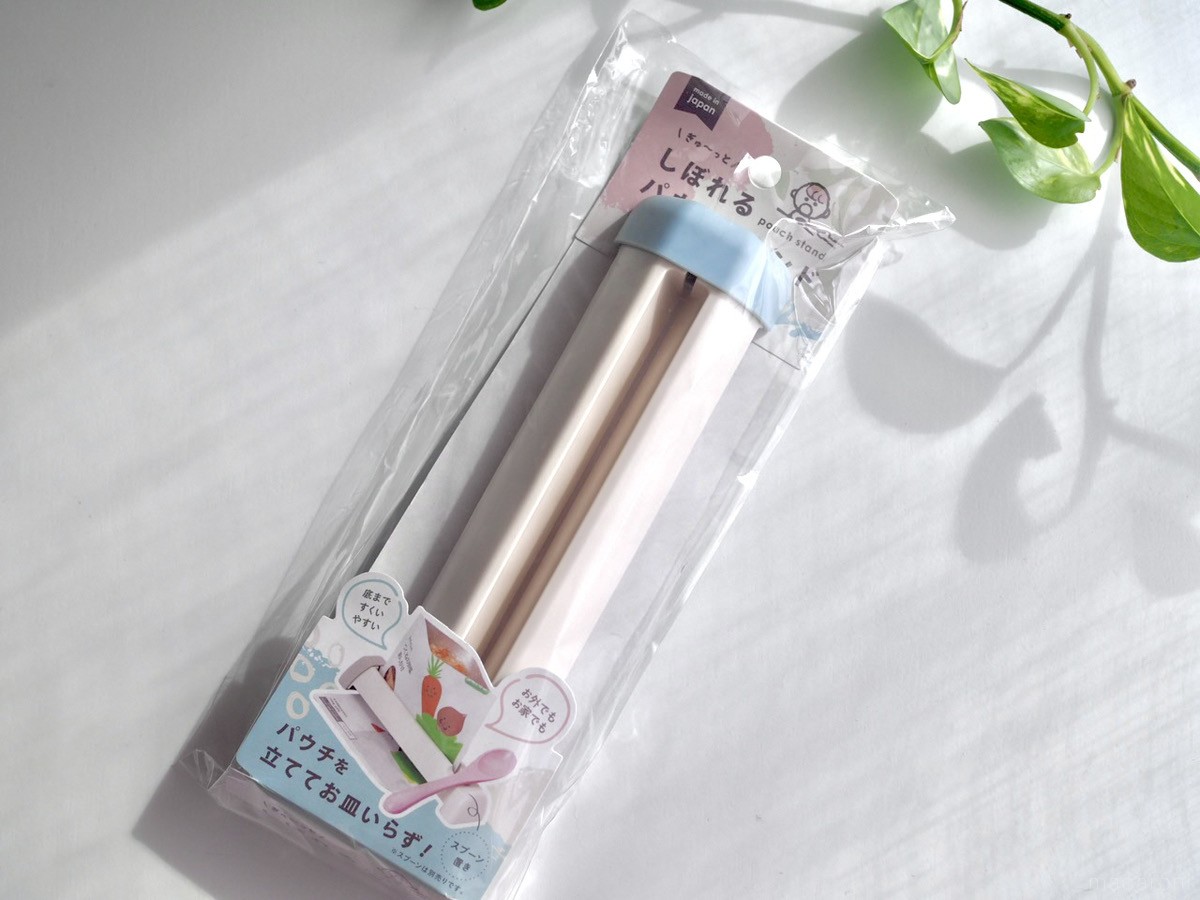 100円ショップSeria セリア にて、 角度調整可能な「折りたたみ式スマホスタンド 」を購入してみた〜270°回転、置いたまま充電可能で110円は凄い！クーリン