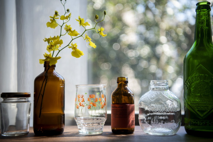 空き瓶は宝物♪色や形を活かしてインテリア小物にリメイク