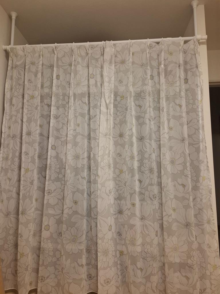 ニトリカラーボックスNカラボにseriaミニカーテンをつけてみた。 - ぐーちみずにっぽ