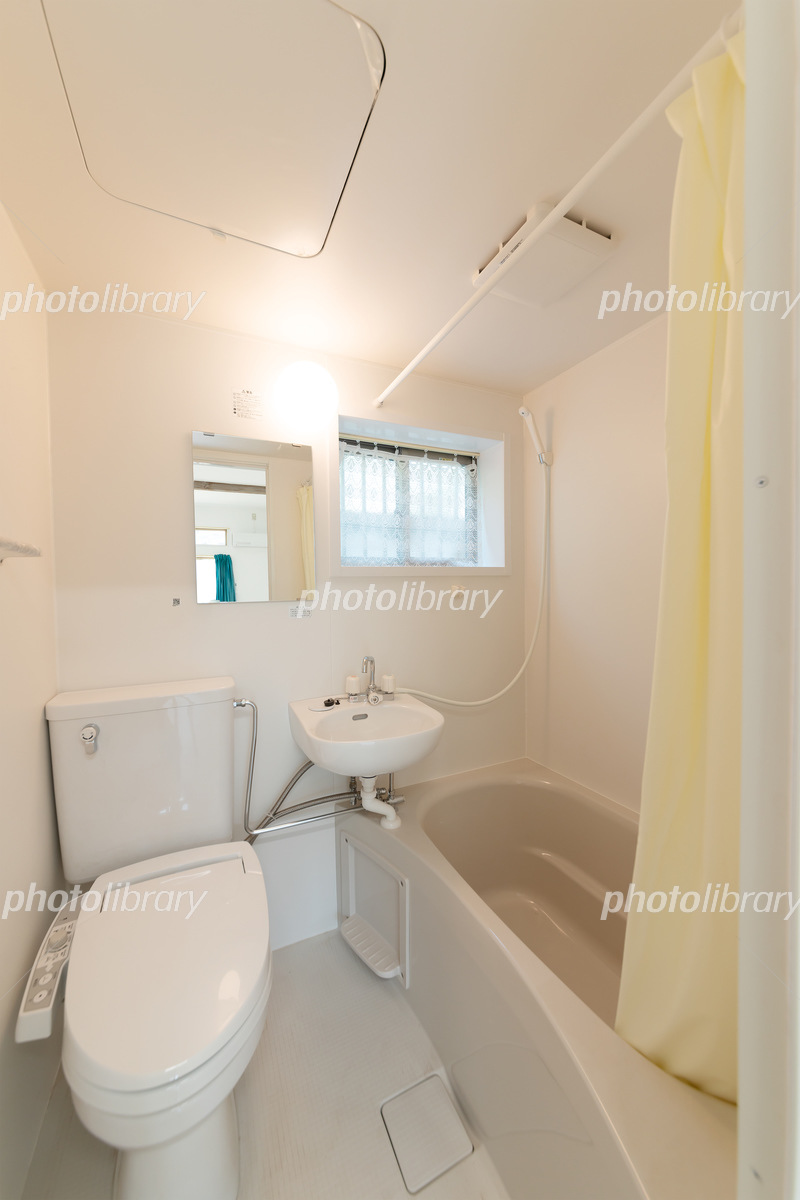 シャワートイレなどの豪華オプション付き 1216サイズの3点式 トイレ・洗面・浴槽