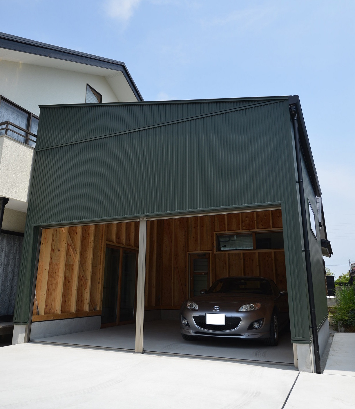 お洒落な木造ガレージ ワーク＆スタジオルーム -ﾘﾉﾍﾞｰｼｮﾝ- - 大村工務店