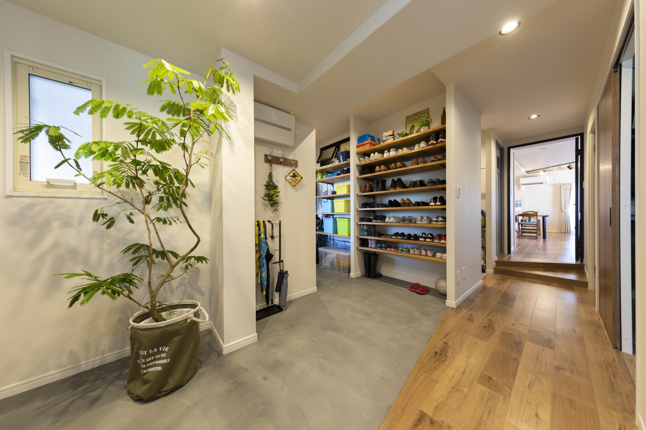 趣味に収納 リノベで「玄関土間」をつくる人が急増中！リノベーション・リフォーム・新築ならスタイル工房