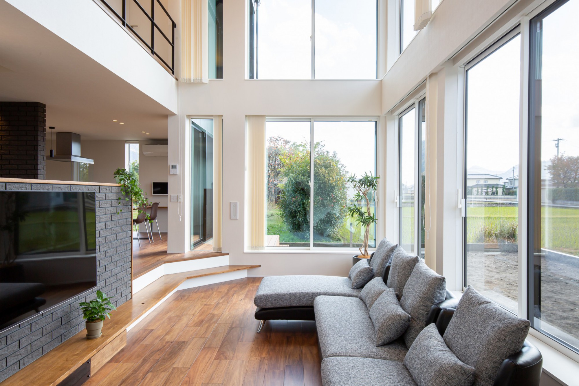 ダウンフロアでおしゃれなリビング広々と暮らそう東京・神奈川・愛知の注文住宅ならアクティエ