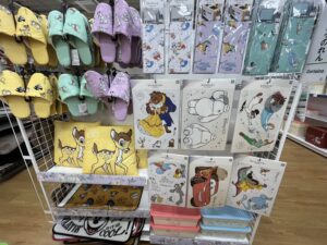 ダイソー『ディズニー・ウォールステッカー』 : ときどきお泊まりディズニー。都内から