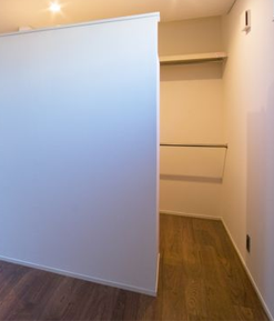 クローゼットの扉なしはどう？後悔する？デメリット・いらないかや寝室の場合もご紹介！特集・コラム - ディノス