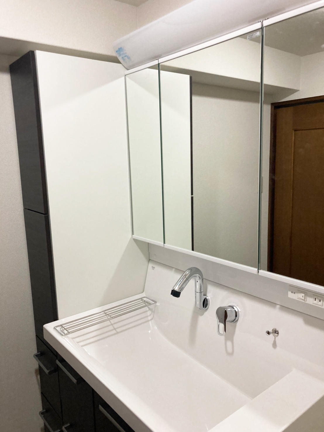 KOHLER コーラーウォールミラー エッセンシャル レクタングルミラー K-26052 壁掛けミラー 長方形洗面鏡 おしゃれミラ