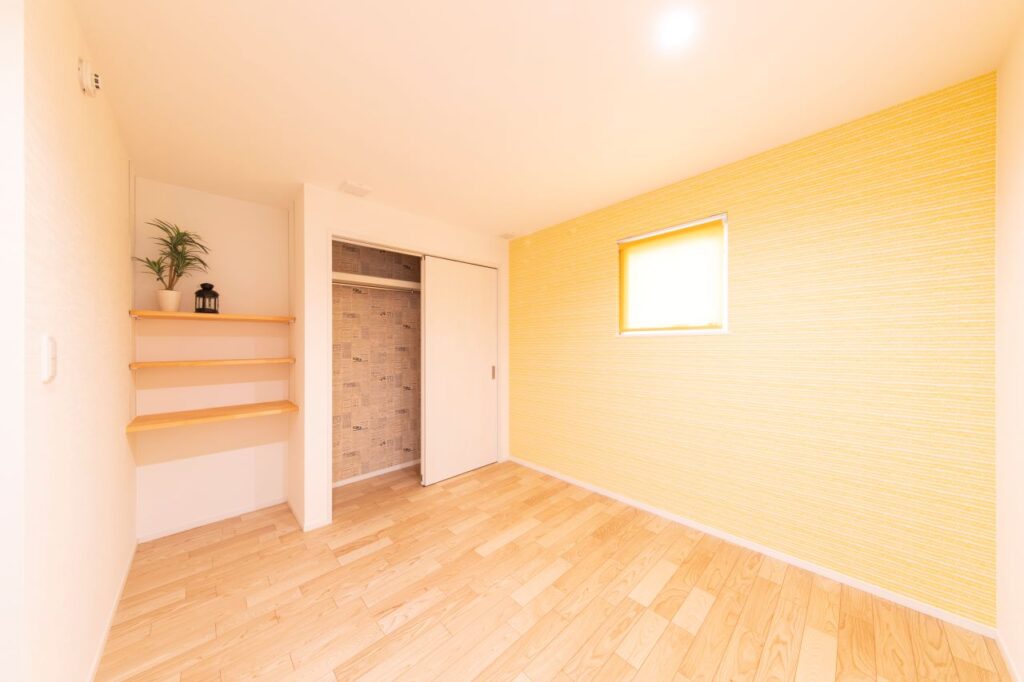 アクセントクロスって何？賃貸でも、好きな壁紙の部屋を選ぶ or 自分で貼るときのポイントを紹介しますgoodroom journal