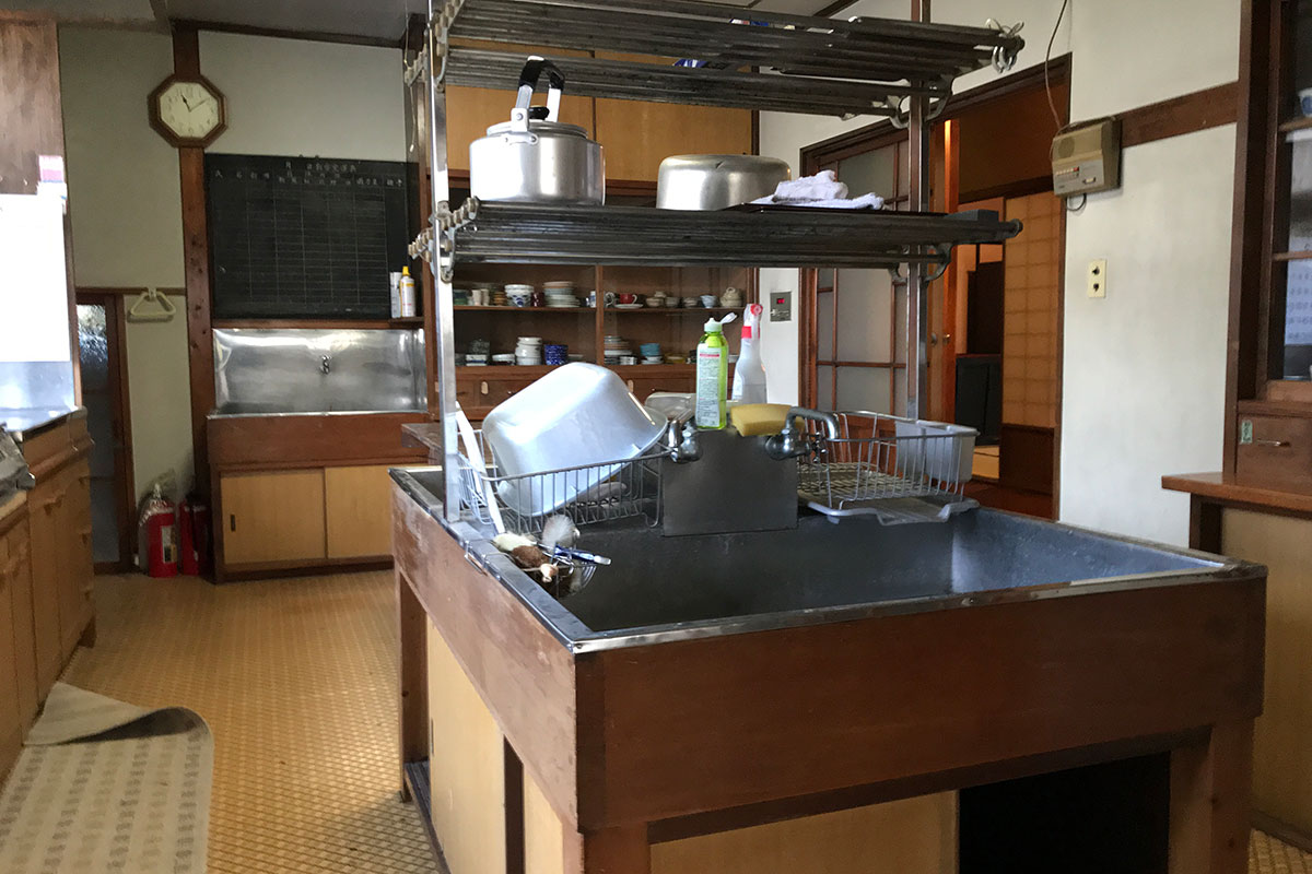 味わいで彩る、昭和ミックスな”台所”」憧れのキッチン vol.75 PEさんRoomClip mag暮らしとインテリアのwebマガジン