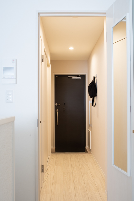 ミニマリストのお部屋、覗いてみよう。持たない暮らしのコツを教えて！goodroom journal