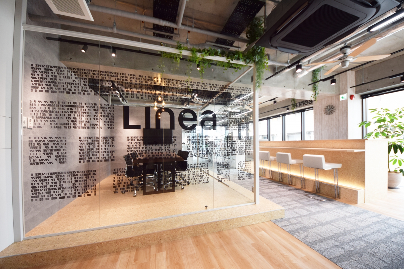 千葉県にてガラス天井設置工事行いました。船橋市でガラス工事、ガラス補修、ガラスクリーニングをお探しなら株式会社W.Kガラス