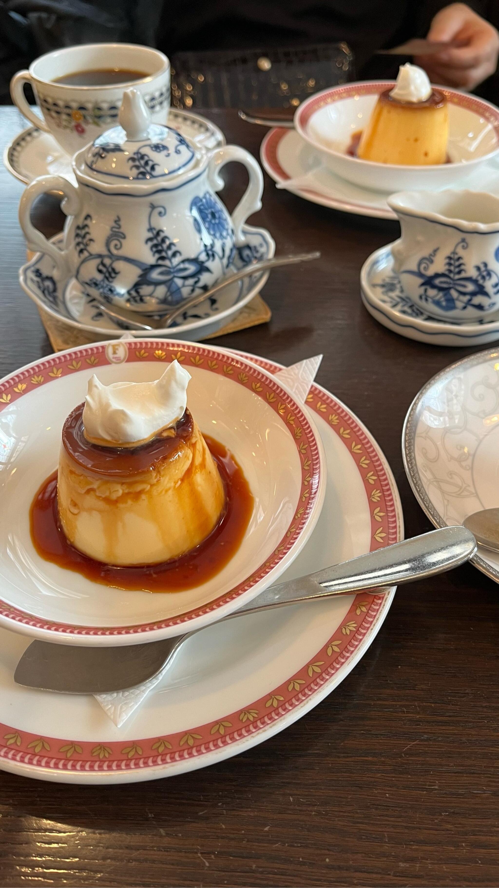 フルフル】統一感あって可愛い雰囲気が魅力の喫茶店(中区三川町) - 百鬼丸もどきのほぼ広島グルメ