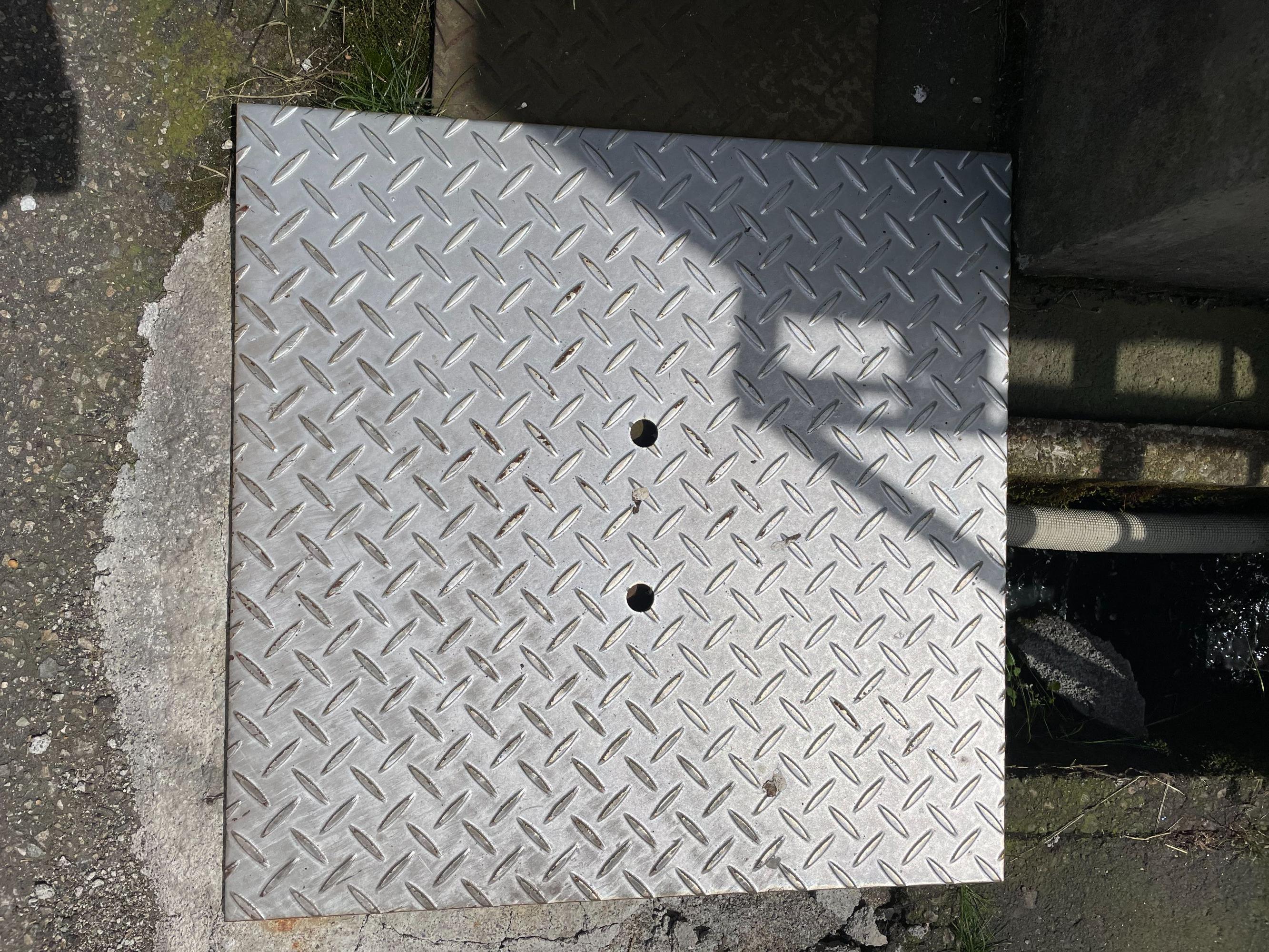 縞鋼板ステンレス板・アルミ板・鉄板の加工販売 切り板直送便-イタチョク-