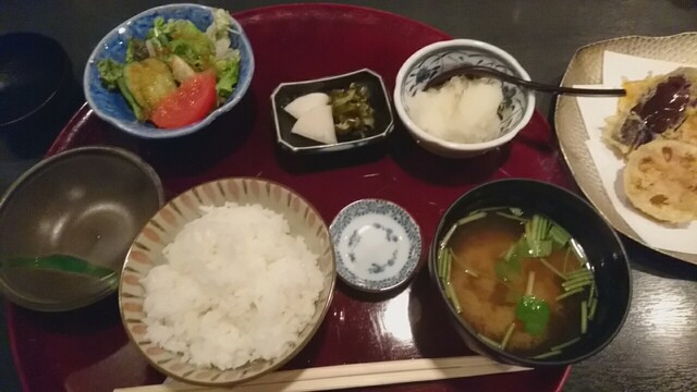 四季御膳をいただきました 「寿司・天ぷら・和食 寿楽」 神奈川県横浜市鶴見区豊岡町 寄駅はJR京浜東北線とJR鶴見線の鶴見駅