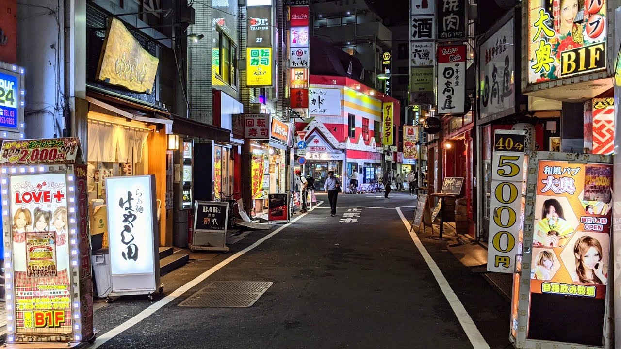 2023年版！東京都池袋駅北口、西口で立ちんぼの20代の可愛いJDとエッチ！