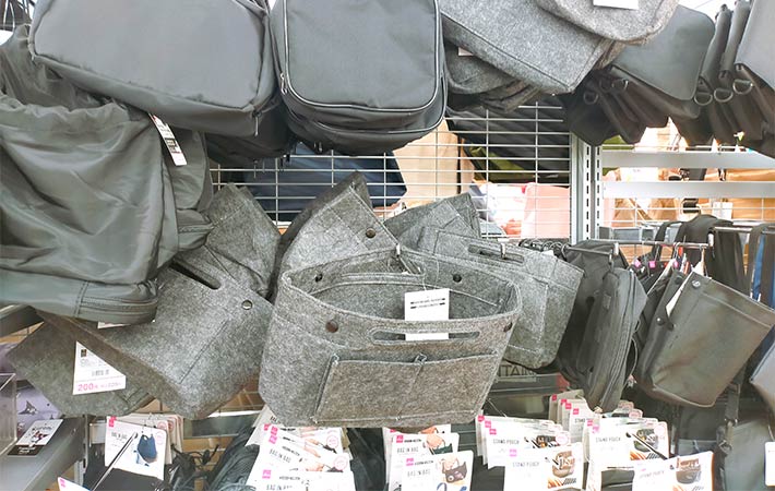 マチが広がるバッグインバッグ １１ポケット- 100均 通販 ダイソーネットストア 公式